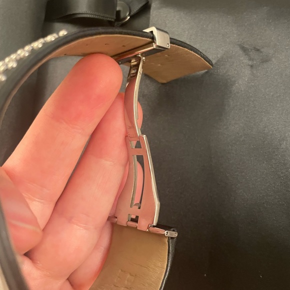 Burberry leather and stainless steel bracelet watch. - Picture 5 of 5